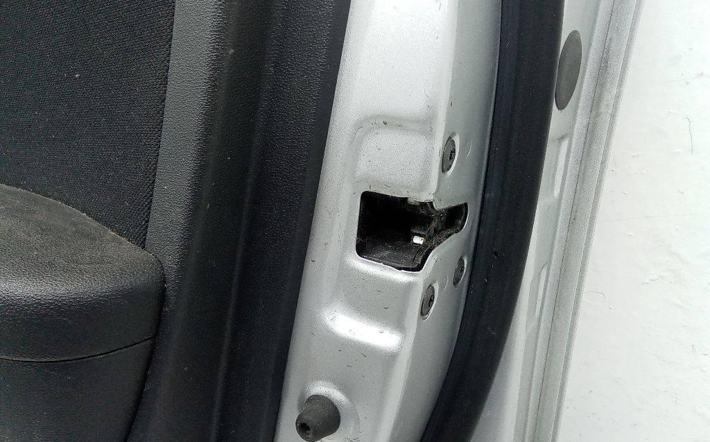 замок двери передней правой Hyundai i30 FD 2008, 813202L030 - фото №1