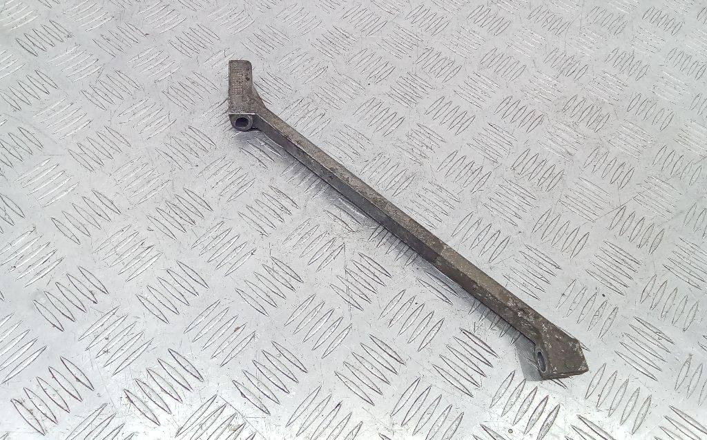 кронштейн генератора Renault Megane 2 поколение 2005, 1.6 л., бензин, МКПП, 8200122051 - фото №1