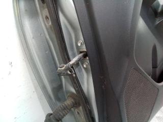 ограничитель открывания двери Toyota Yaris XP9 2007