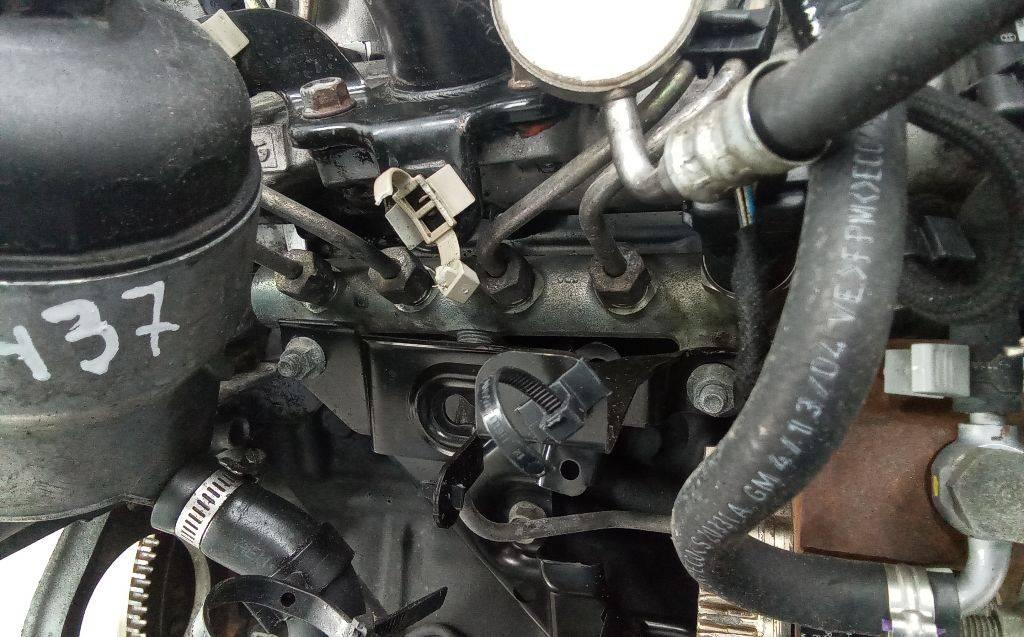 топливная рампа Opel Astra H 2004, 1.7 л., дизель, МКПП - фото №1