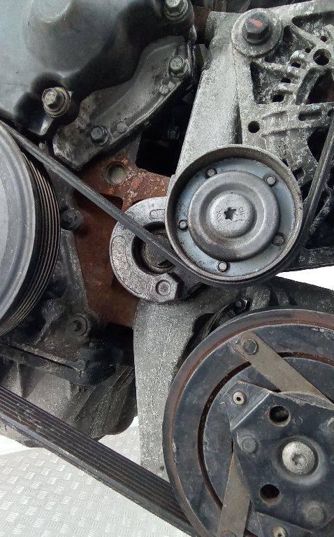 кронштейн генератора Renault Scenic 2 поколение 2004, 2.0 л., бензин, АКПП - фото №1