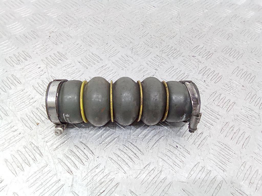 патрубок интеркулера Citroen DS3 1 поколение 2012, 98733T01 - фото №1