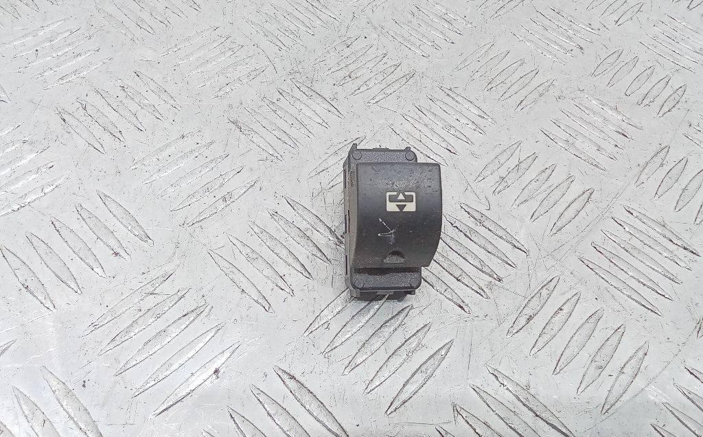 кнопка открывания люка Peugeot 3008 1 поколение 2010, 96565343XT - фото №1