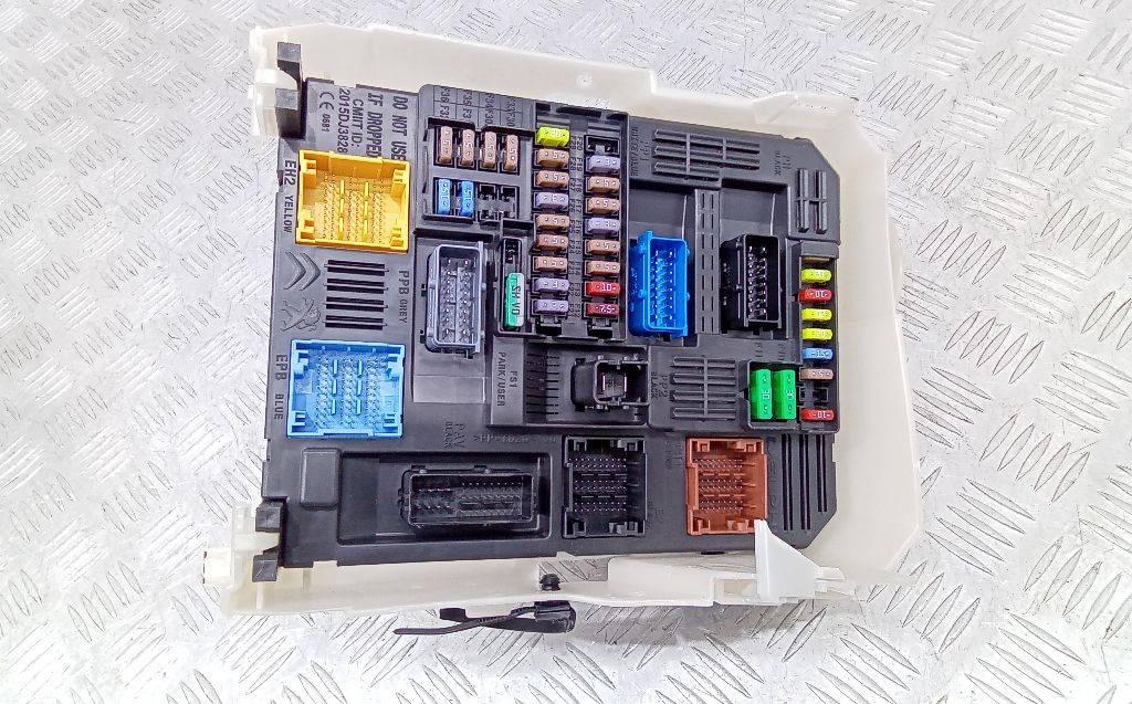блок предохранителей Peugeot 3008 2 поколение 2019, 9830805680 - фото №1
