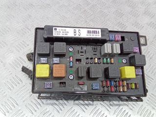 блок предохранителей Opel Astra H 2004, 13145039