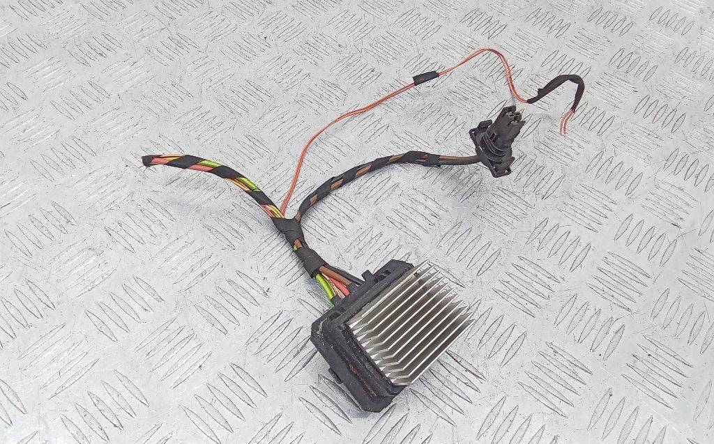 сопротивление печки Peugeot 308 T7 2008, 1.6 л., дизель - фото №1