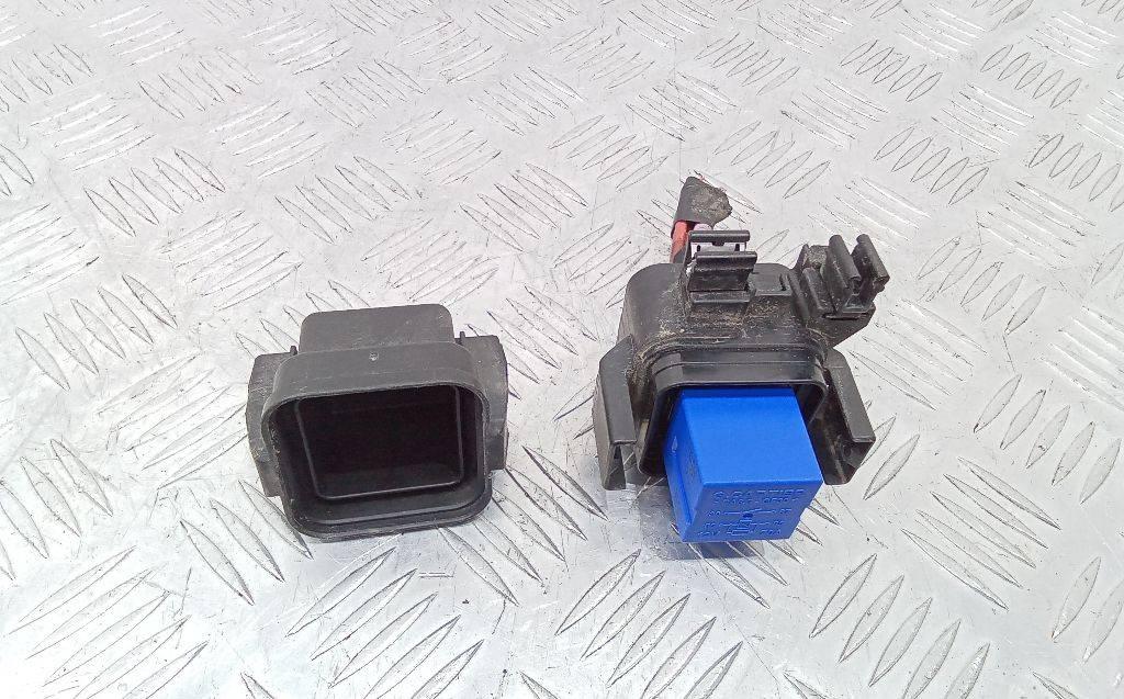 блок реле Renault Scenic 3 поколение 2010, 1.5 л., дизель, 243800013R - фото №1