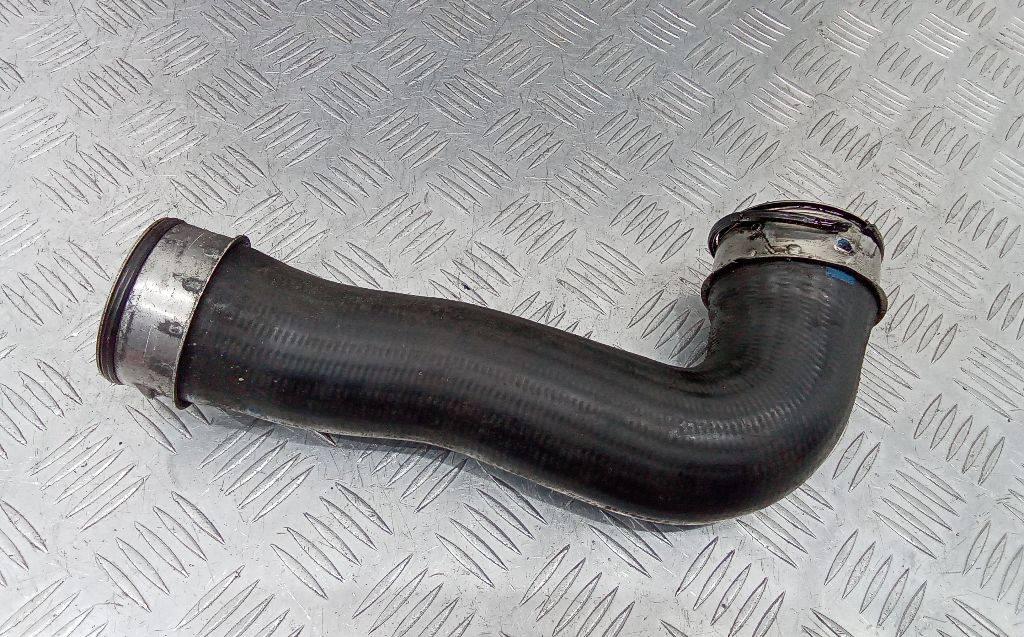 патрубок интеркулера Volkswagen Golf 5 поколение 2005, 1K0145834 - фото №1