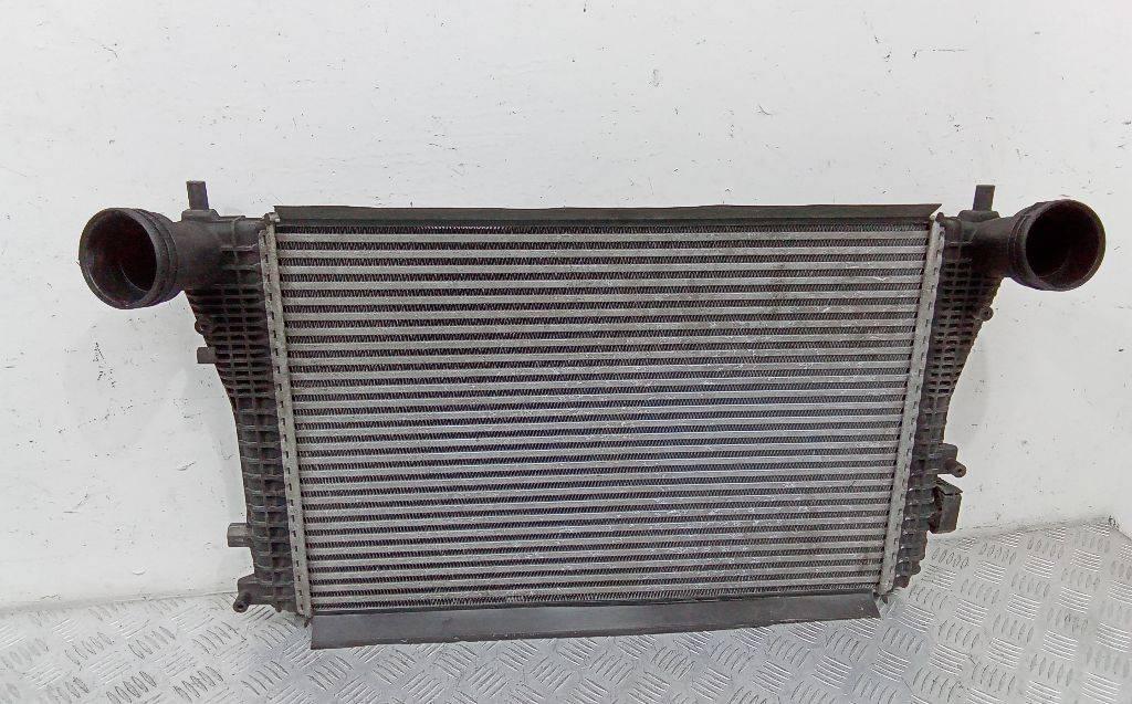 интеркулер Volkswagen Passat B6 2006 - фото №1