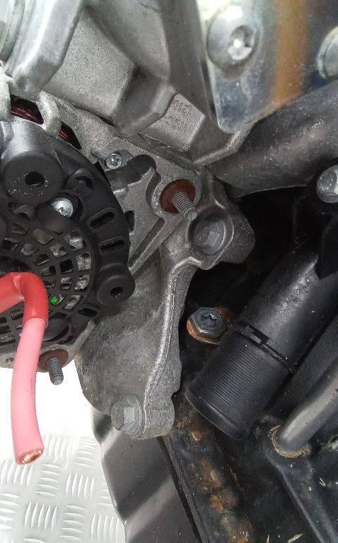 кронштейн компрессора кондиционера Renault Clio 4 поколение 2014, 1.2 л., бензин, МКПП - фото №1