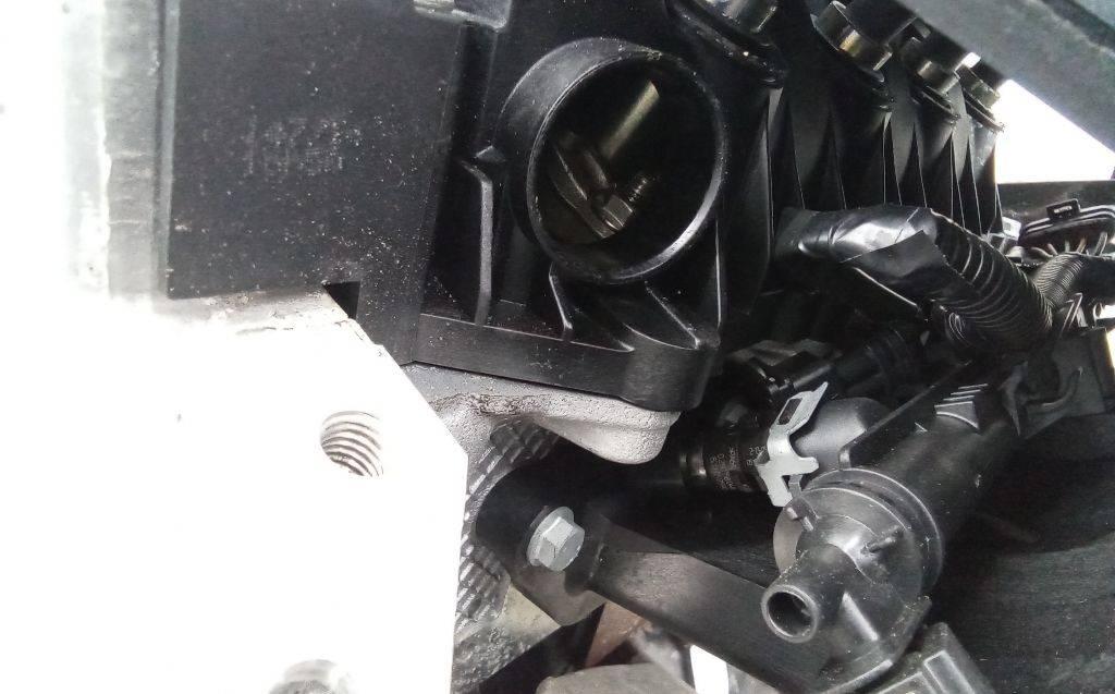 форсунка Renault Clio 4 поколение 2014, 1.2 л., бензин, МКПП, 8200292590 - фото №1