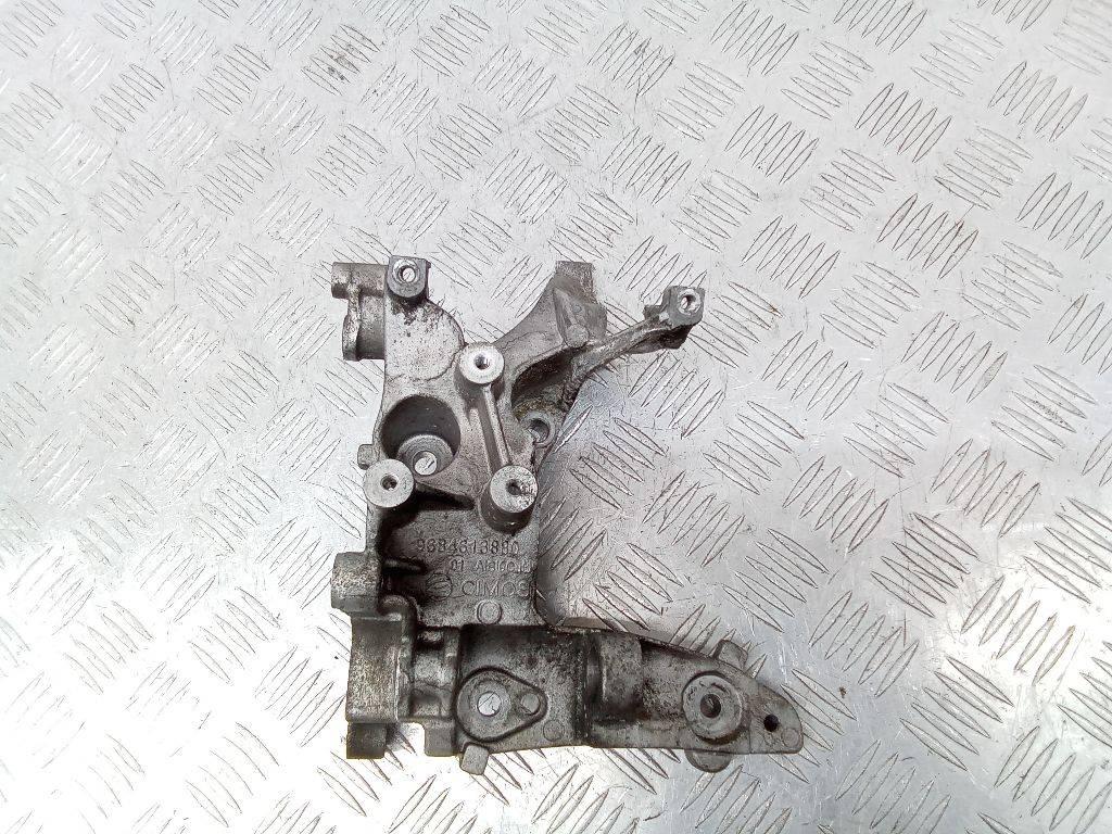 кронштейн генератора Peugeot 5008 1 поколение 2011, 1.6 л., дизель, МКПП - фото №1