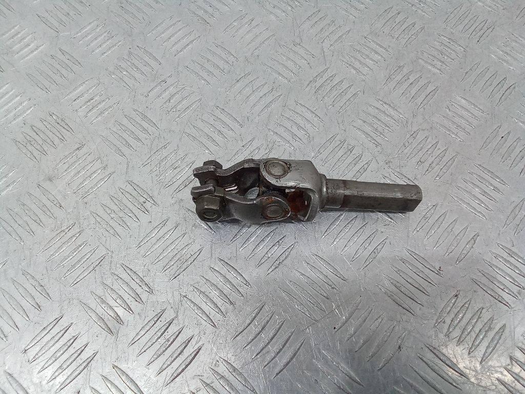 рулевой карданчик Volkswagen Polo 4 поколение 2001 - фото №1