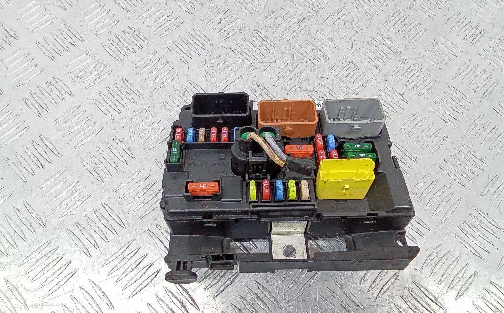 блок предохранителей Citroen C3 Picasso 1 поколение 2011, 9667199780 - фото №1