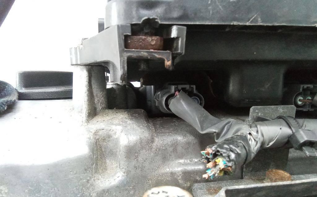 катушка зажигания Nissan Note E11 2005, 1.4 л., бензин, МКПП - фото №1