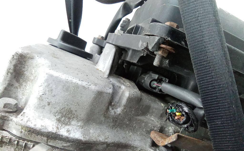 катушка зажигания Nissan Note E11 2006, 1.4 л., бензин, МКПП - фото №1