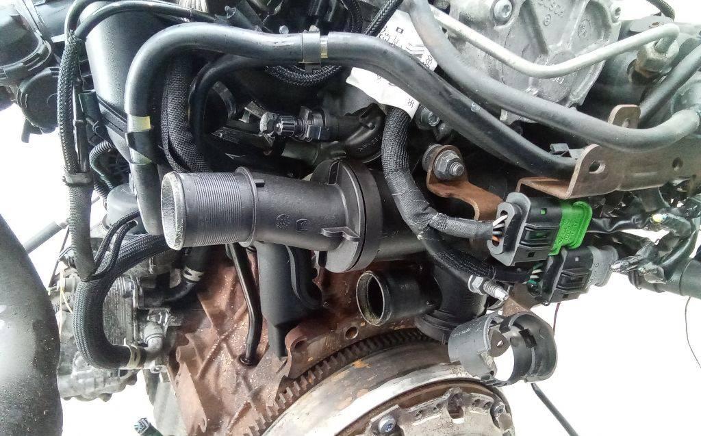 корпус термостата Citroen C5 2 поколение 2010, 2.0 л., дизель, МКПП - фото №1