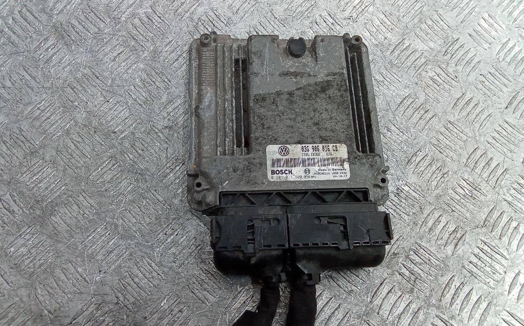 блок управления двигателем Volkswagen Golf 5 поколение 2004, 1.9 л., дизель, МКПП, 03G906016 - фото №1