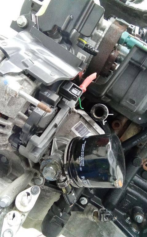 теплообменник масляного фильтра Renault Duster 1 поколение 2011, 1.5 л., дизель, МКПП, 779744 - фото №1