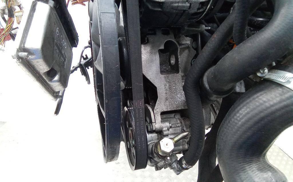 кронштейн генератора Audi A4 B6 2001, 1.9 л., дизель, МКПП, 038903143 - фото №1