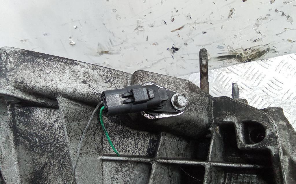 датчик коленвала Renault Megane 3 поколение 2010, 1.5 л., дизель, МКПП - фото №1