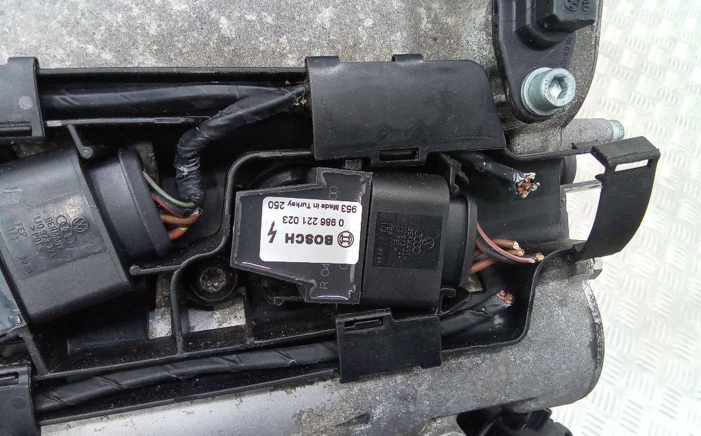 катушка зажигания Volkswagen Golf 5 поколение 2003, 1.6 л., бензин, МКПП, 0986221023 - фото №1