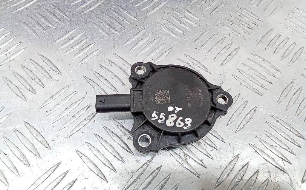 Клапан фазорегулятора Mercedes-Benz A-Класс W176 2013, 2.0 л., бензин, A2761560490 - фото №1