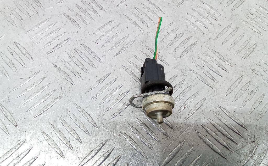 датчик температуры охлаждающей жидкости Renault Duster 1 поколение 2011, 1.5 л., дизель, МКПП, 7700110664 - фото №1