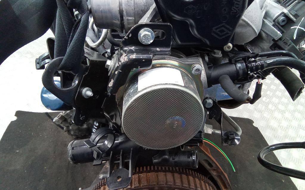 насос вакуумный Renault Megane 3 поколение 2011, 1.5 л., дизель, МКПП - фото №1