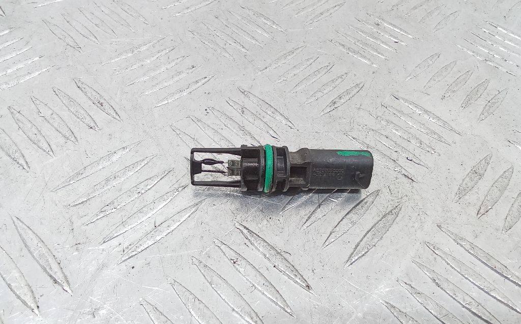 датчик температуры в выпускном коллекторе Mercedes-Benz A-Класс W176 2013, 2.0 л., бензин, A2769050000 - фото №1