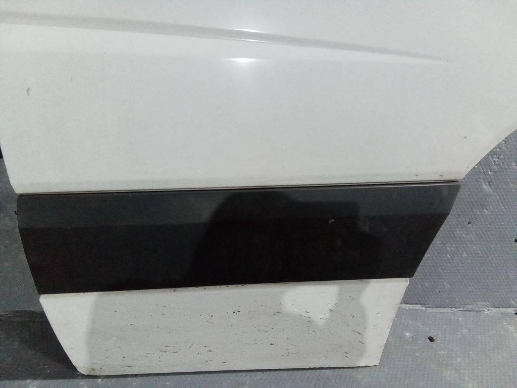 молдинг двери передней правой Mercedes-Benz Sprinter 2 поколение (W906) 2012 - фото №1