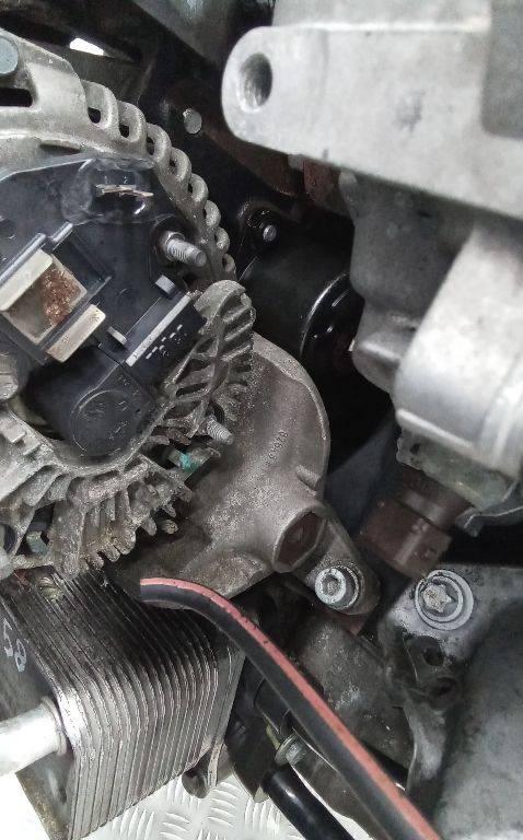 кронштейн генератора BMW 5 серия E60/E61 2004, 2.5 л., дизель - фото №1