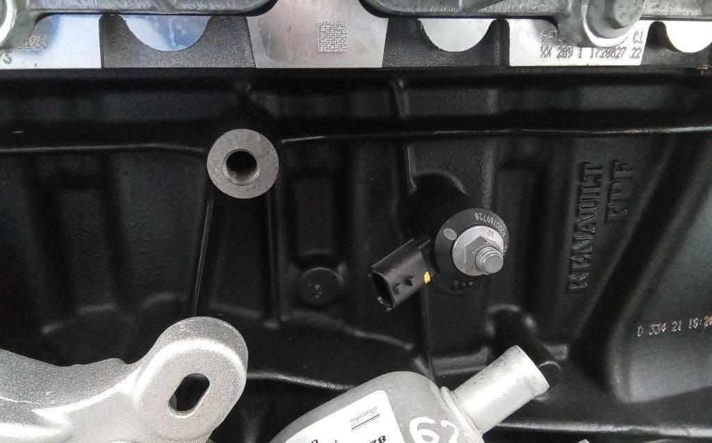 датчик детонации Renault Duster 2 поколение 2022, 2.0 л., бензин, МКПП, 8200789728 - фото №1