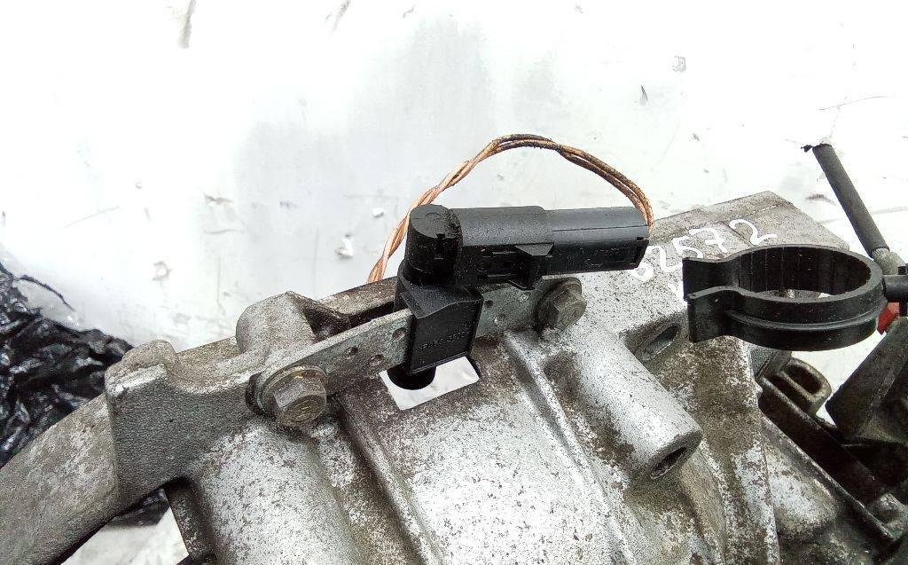 датчик коленвала Renault Megane 2 поколение 2005, 1.6 л., бензин, МКПП - фото №1