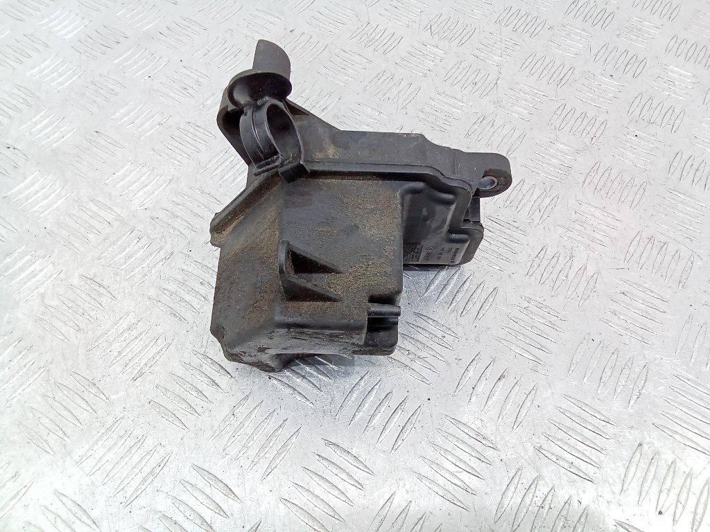 вакуумный ресивер Volvo S40 2 поколение 2004, 2.0 л., дизель, МКПП, 9646411180 - фото №1