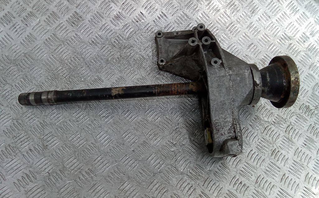 полуось (приводной вал, ШРУС) Mercedes-Benz Vito W638 1999, 2.2 л., дизель, МКПП, A6112220009 - фото №1