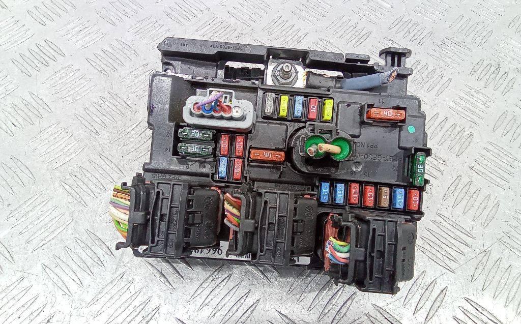 блок предохранителей Peugeot 207 1 поколение 2008, 9664997880 - фото №1