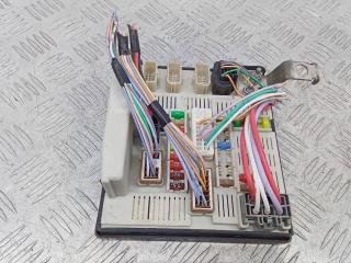 блок предохранителей Renault Kangoo 2 поколение 2009, 8201044237