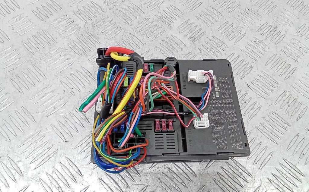 блок предохранителей Nissan Micra 4 поколение (K13) 2011, 284B71HR0C - фото №1