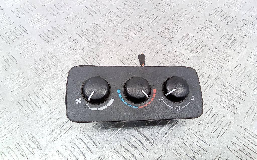 блок управления печки / климат-контроля Jeep Commander 1 поколение 2006, P55116949AC - фото №1