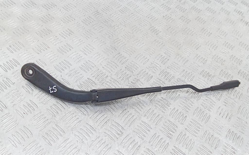 щеткодержатель (поводок стеклоочистителя, дворник) BMW 1 серия F20/F21 2013, 723951905 - фото №1