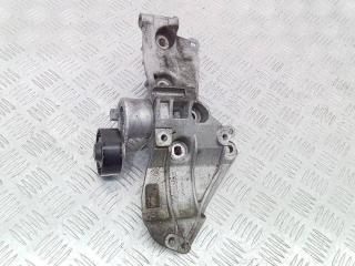 кронштейн генератора Renault Megane 2 поколение 2003, 1.4 л., бензин, 8200327134