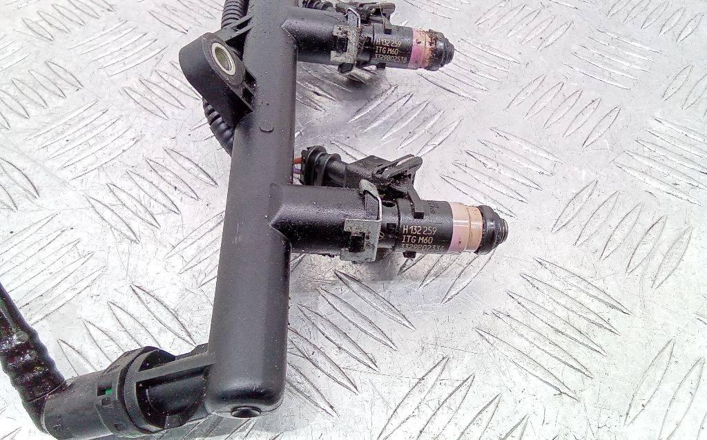 форсунка Renault Megane 2 поколение 2005, 1.6 л., бензин, МКПП, N132259 - фото №1