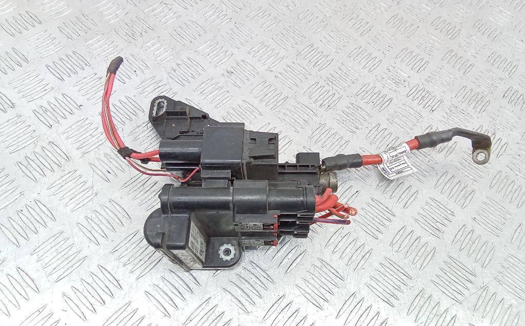 плюсовой провод аккумулятора BMW 1 серия F20/F21 2013, 10688710, V5929615001 - фото №1