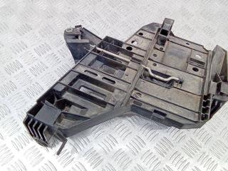 крепление фары левой Porsche Cayenne 957 [рестайлинг] 2007, 7L5941045