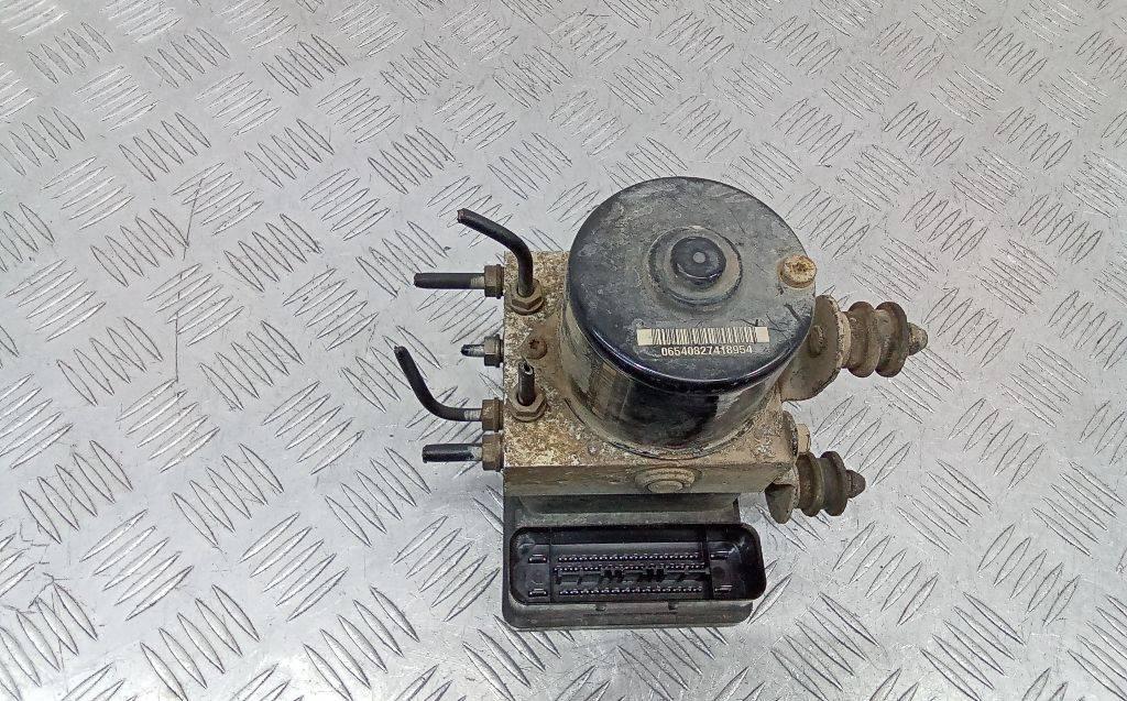 блок ABS Volkswagen Jetta 5 поколение 2005, 1K0907379 - фото №1