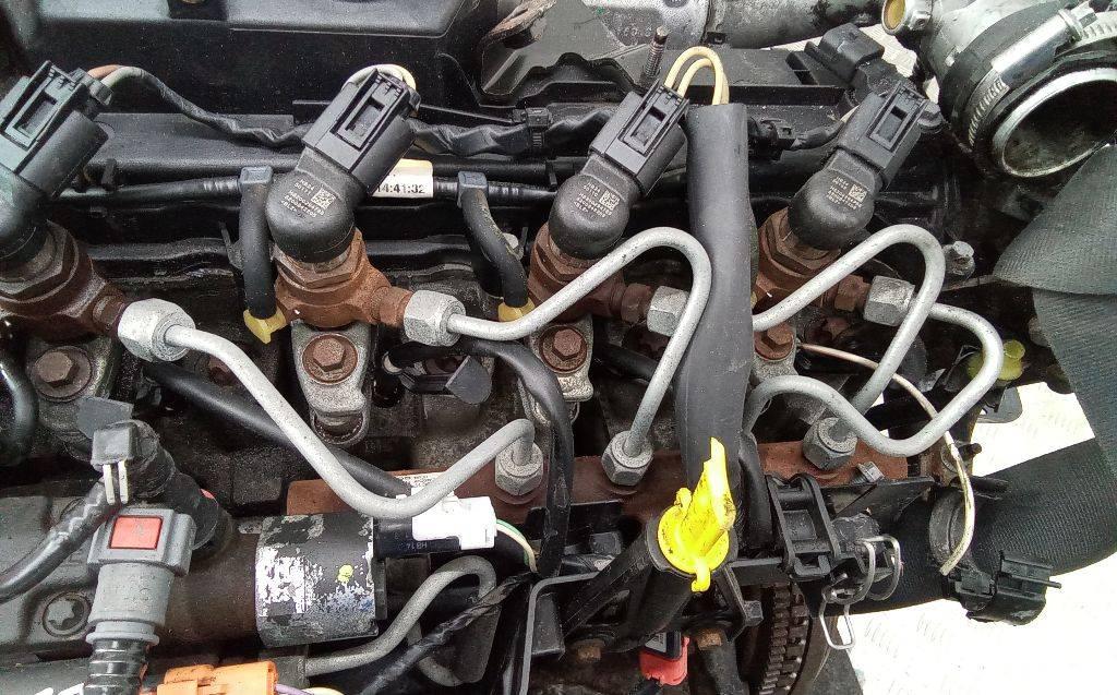 топливная рампа Renault Megane 3 поколение 2008, 1.5 л., дизель, 8200815617 - фото №1