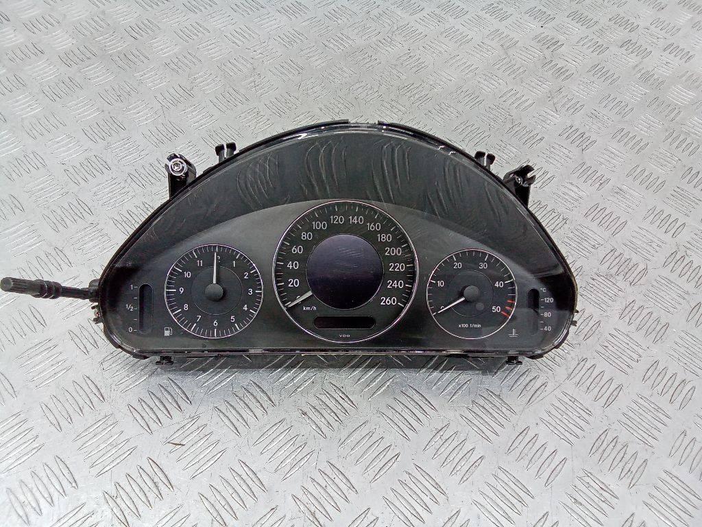щиток приборов (приборная панель) Mercedes-Benz E-Класс W211/S211 2004, A2115403447 - фото №1