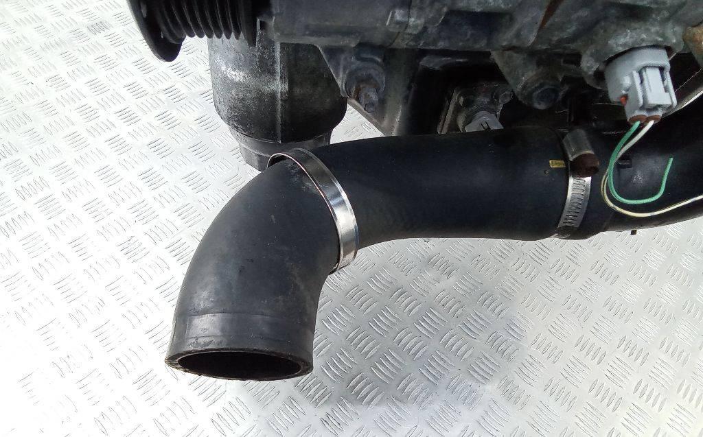 патрубок интеркулера Toyota Auris 1 поколение 2007, 2.0 л., дизель, МКПП - фото №1