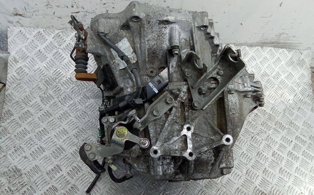 КПП механическая (МКПП) Toyota Auris 1 поколение 2007, 2.0 л., дизель, МКПП, PYBZ - фото №1